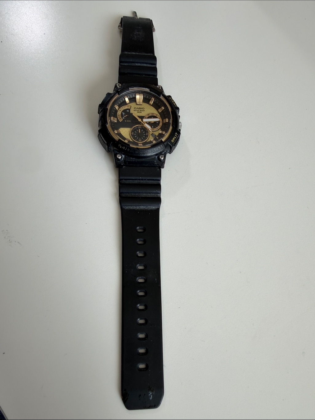 Casio Black And Gold AnalogDigital Watch Casio Black And Gold AnalogDigital Watch